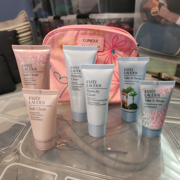 Clinique Pink Floral Cosmetic Bag with Estée Lauder Skincare Set - Picture 6 of 6